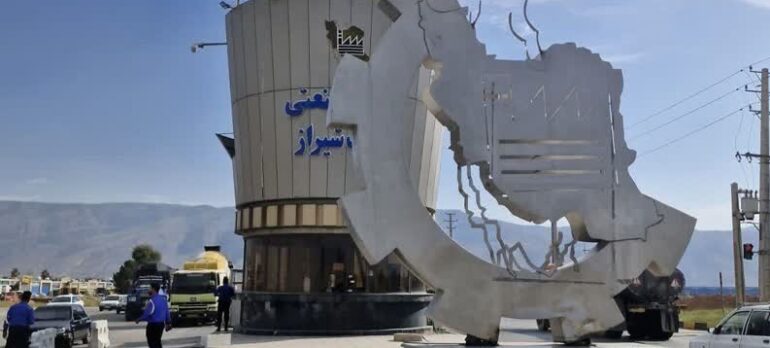 اجرای چاه ارت در کارخانه‌ های شهرک صنعتی شیراز